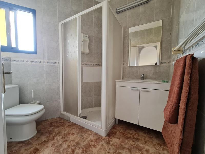 Caledonia Park Beachfront Bliss Apartment bathroom with shower