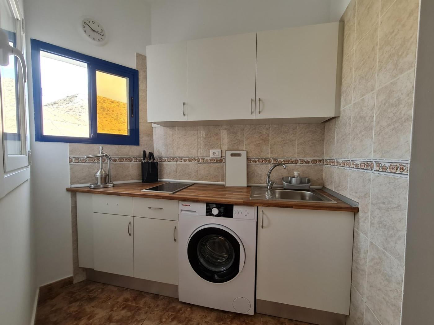 Caledonia Park Beachfront Bliss Apartment fully equipped kitchen