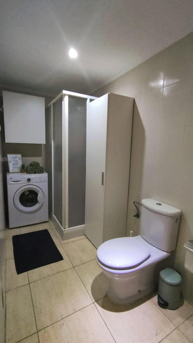 Caledonia Park Beachfront Luxury Apartment fully equipped bathroom