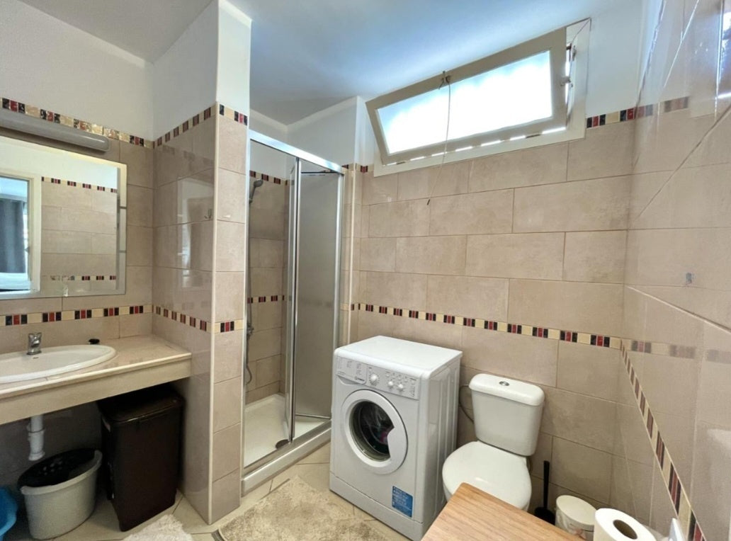 Costa Adeje Perfect Investor Apartment modern and fully furnished bathroom