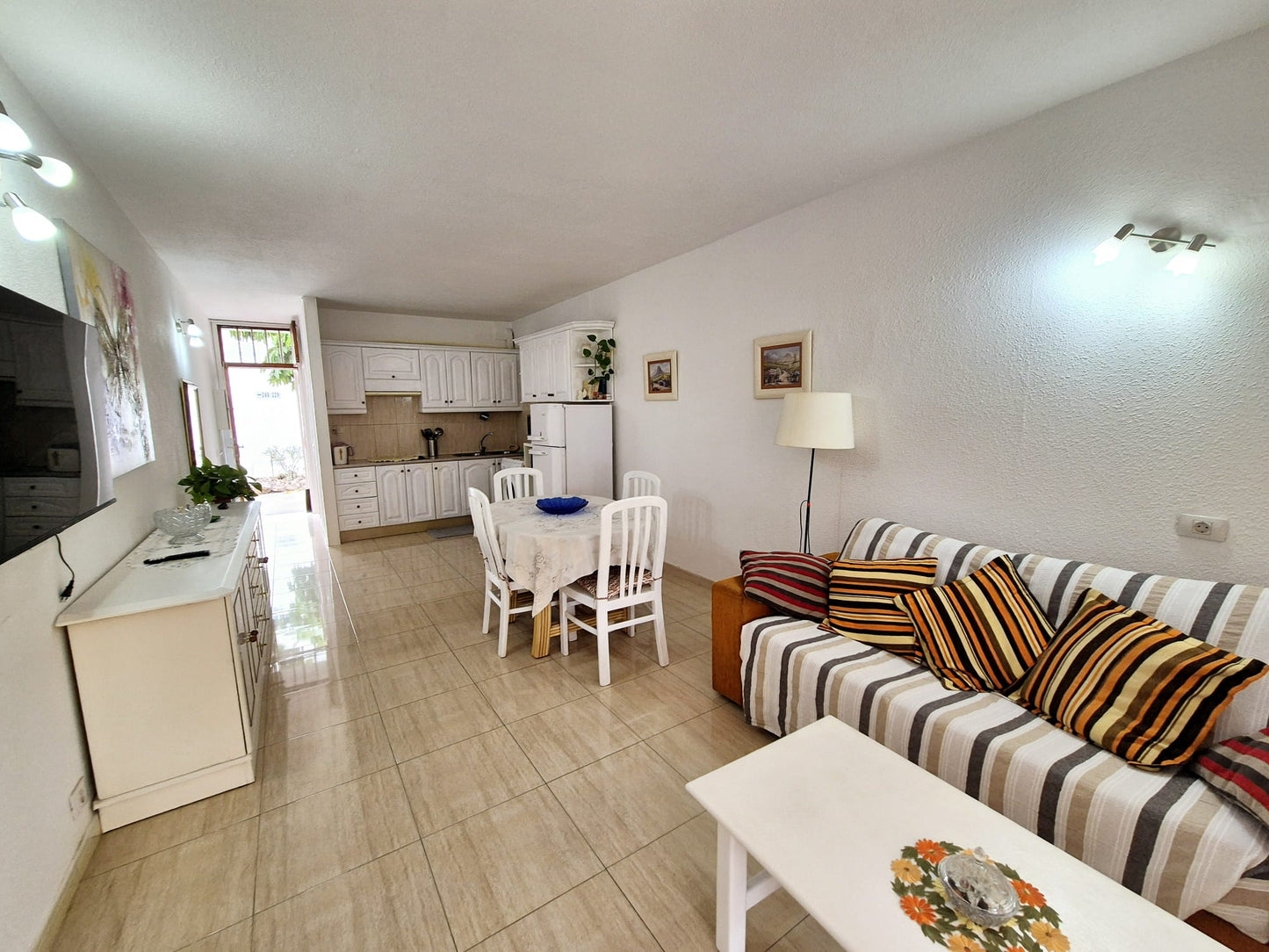 Costa_del_Silencio_Casa_Anna_Modern_Apartment_Tenerife_living_room_view