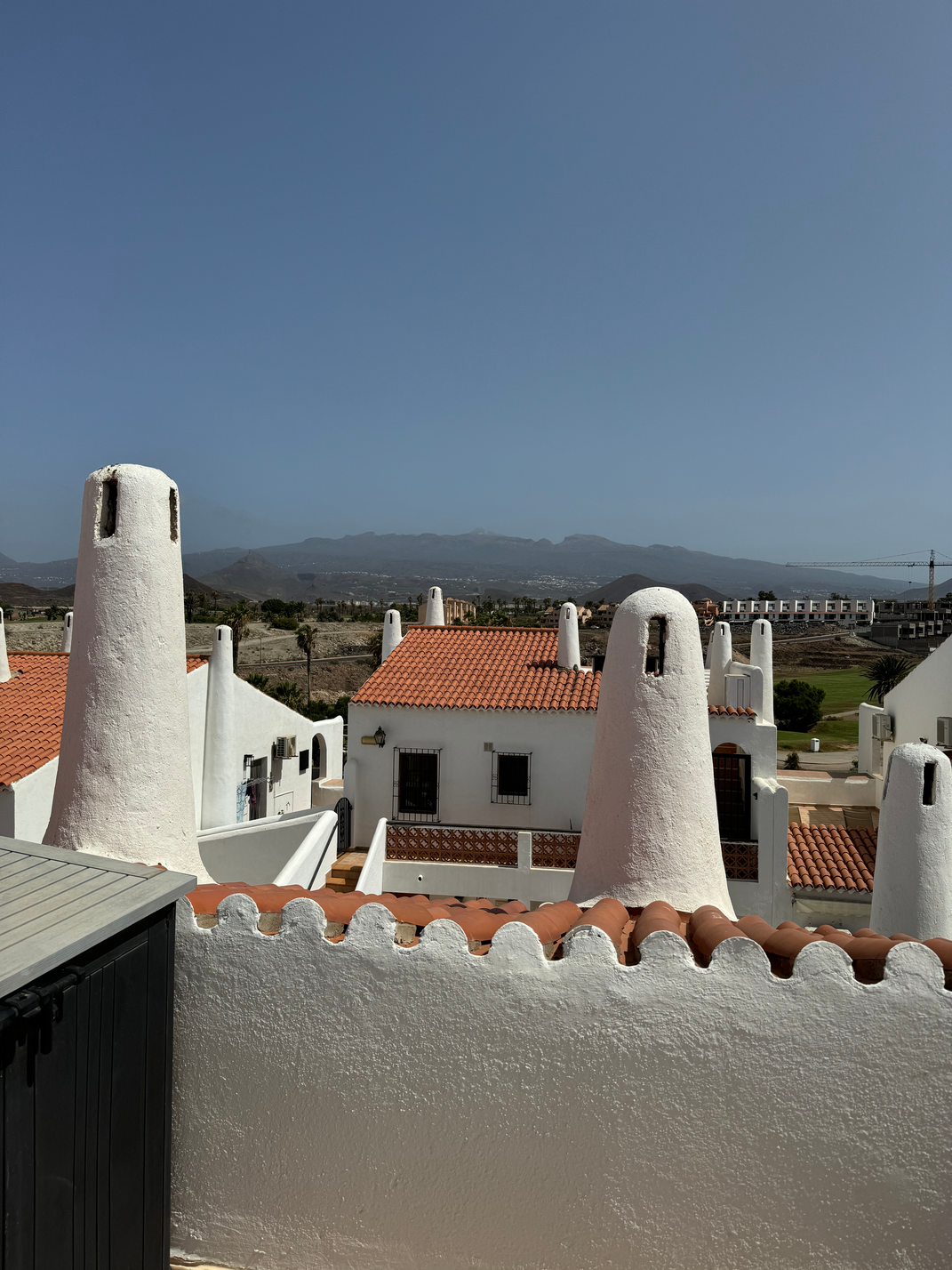 Cozy long term rent Amarilla Apartment Tenerife outside view