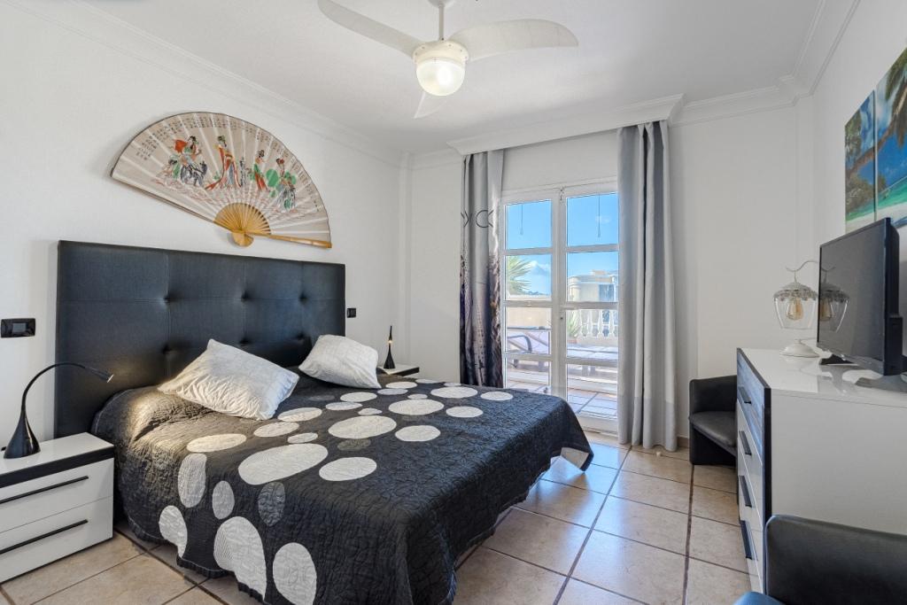 Fanabe Exclusive Benimar Complex Apartment Tenerife Fully Equipped bedroom with queen-size bed