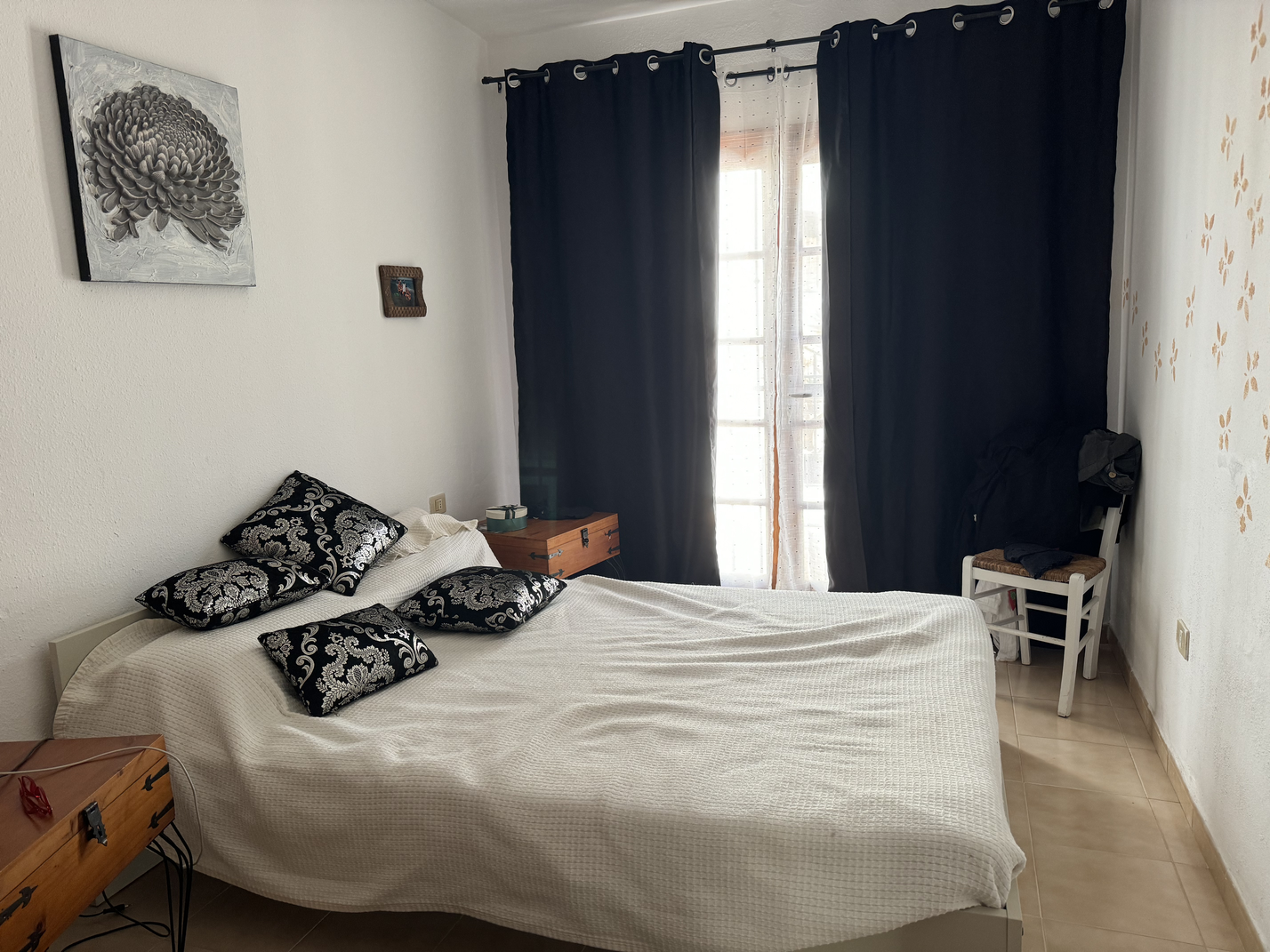 Golf Del Sur Comfortable Apartment bedroom with queen-size bed