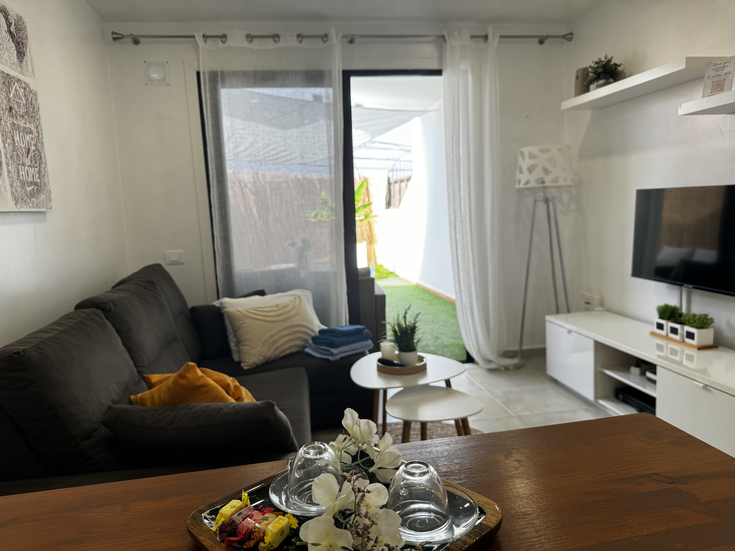 Los Cristianos Los Diamantes Beautiful Apartment Spacious living room