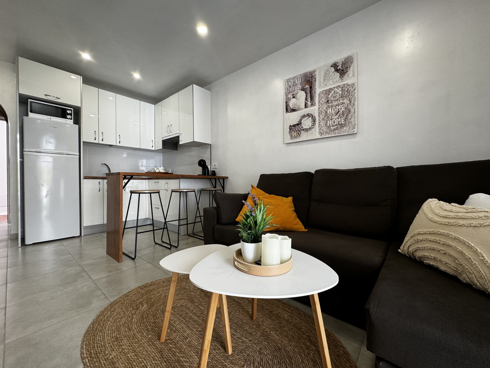 Los Cristianos Los Diamantes Beautiful Apartment Spacious living room and kitchen