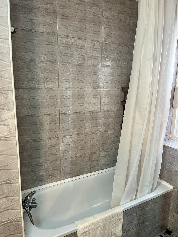 Magnificent_Augusta_Park_Amarilla_Golf_Apartment_contemporary_bathroom_3
