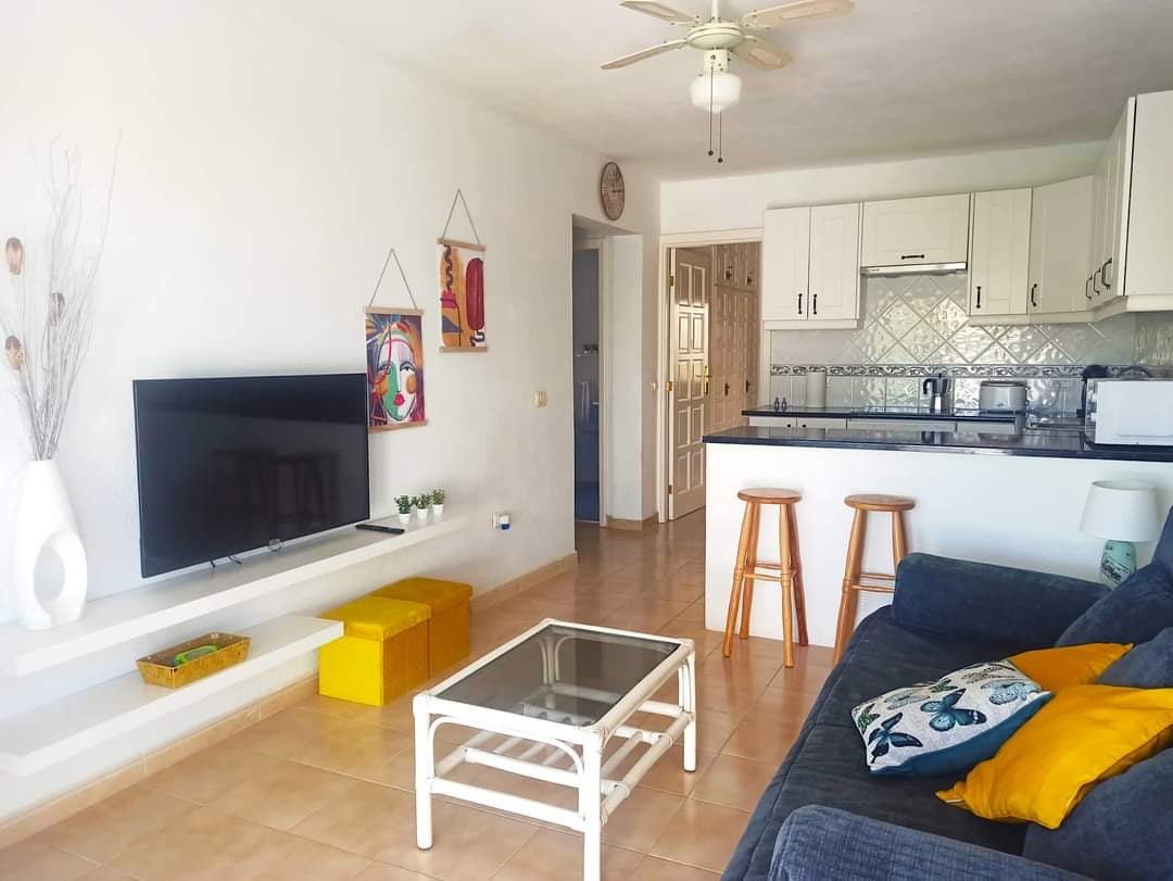 San Miguel de Abona Cozy House at Amarilla Golf spaciuos living room and fully equipped kitchen