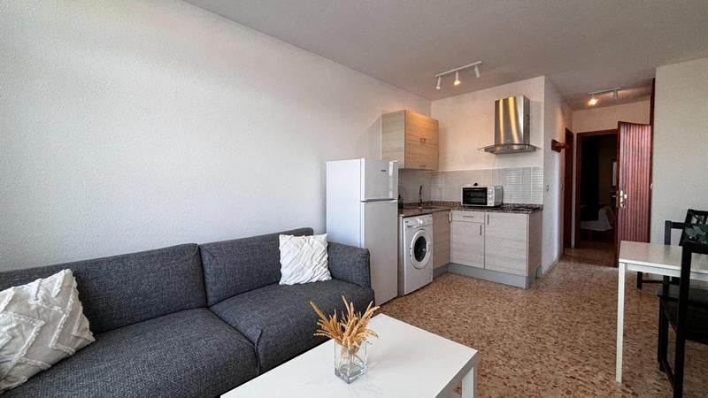 Spacious Apartment, Long-Term Rental, Adeje, Cozy living room with comfortable seating