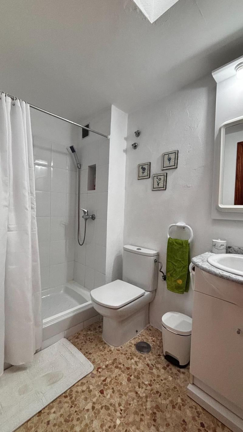 Spacious Apartment, Long-Term Rental, Adeje, Modern bathroom with walk-in shower