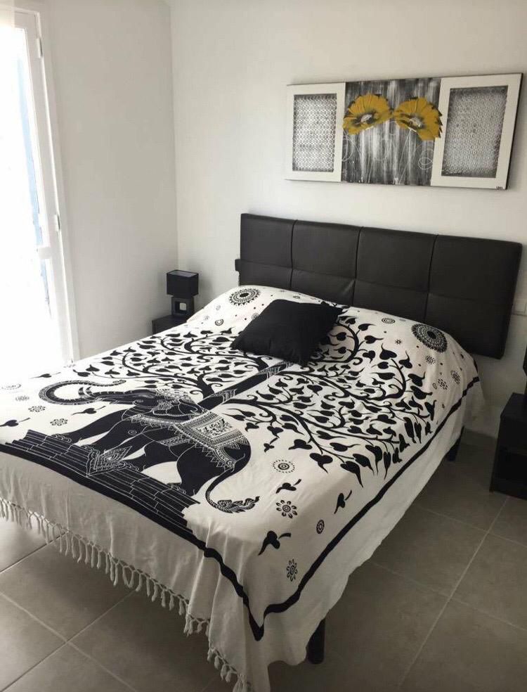 Stylish Apartment with Pool Las Americas Altamar queen-size bed on bedroom 2