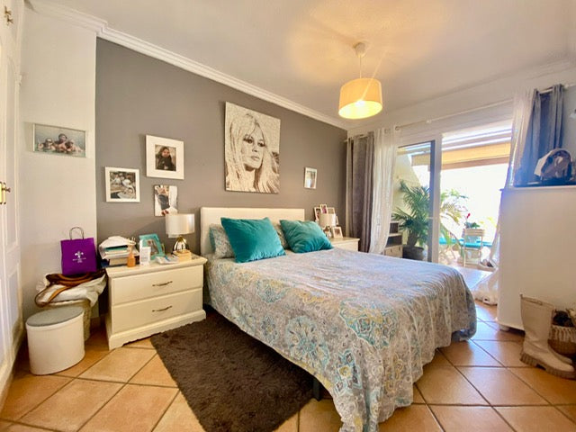 Terrazas Roque del Conde Modern Apartment spacious bedroom with queen-size bed