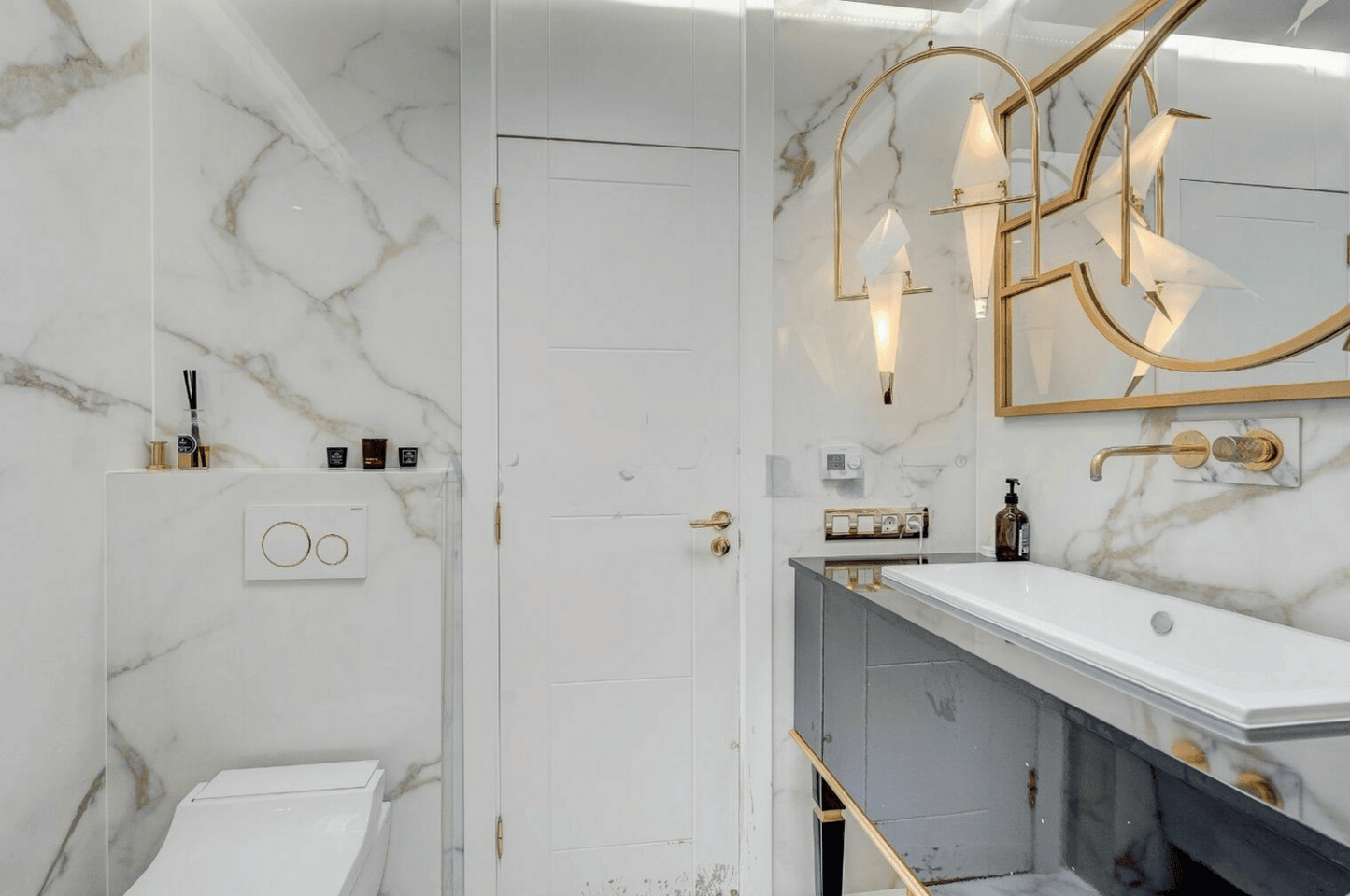Torviscas_Alto_Luxury_4_bedroom_villa_tenerife_marble_bathroom_black_gold_big_mirror
