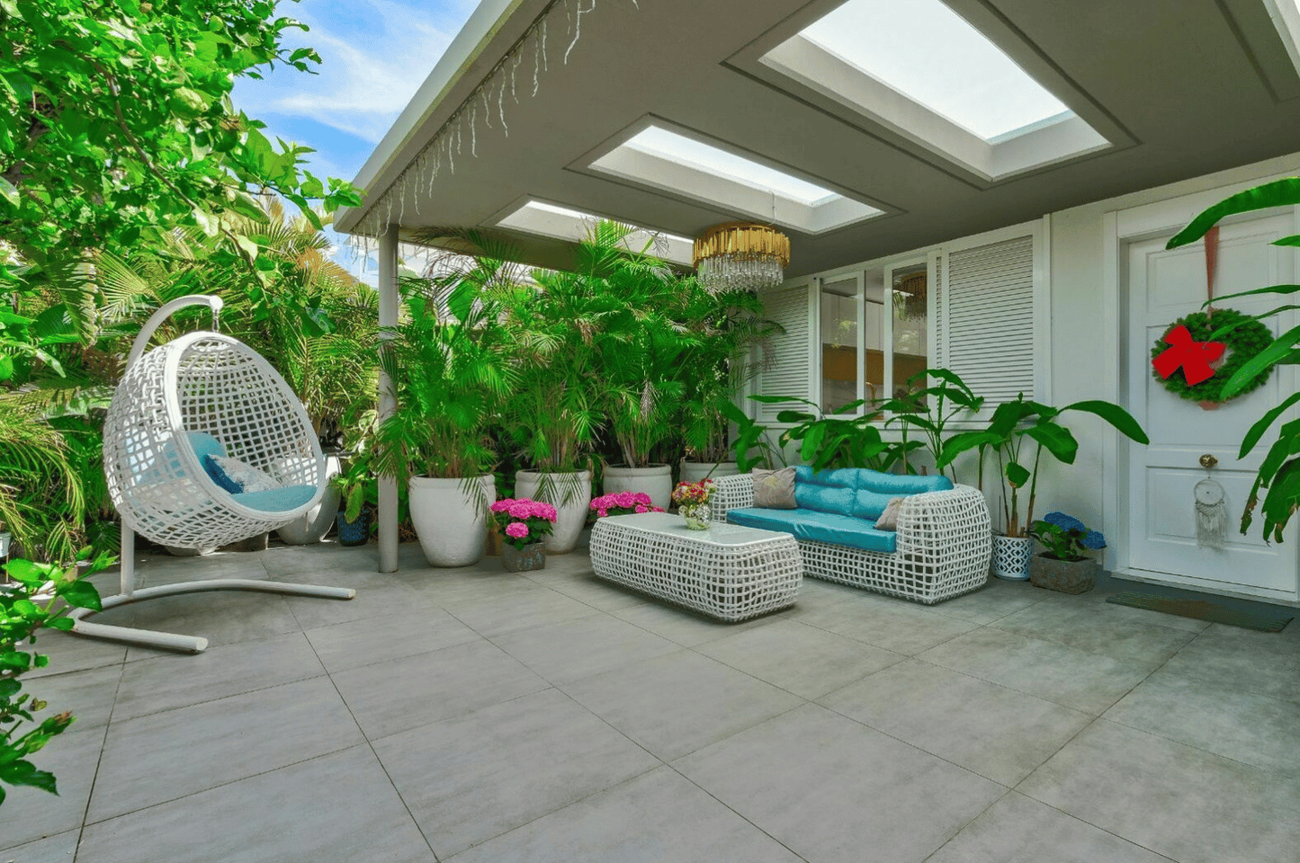 Torviscas_Alto_Luxury_4_bedroom_villa_tenerife_outside_armchair_sofa_azure_garden