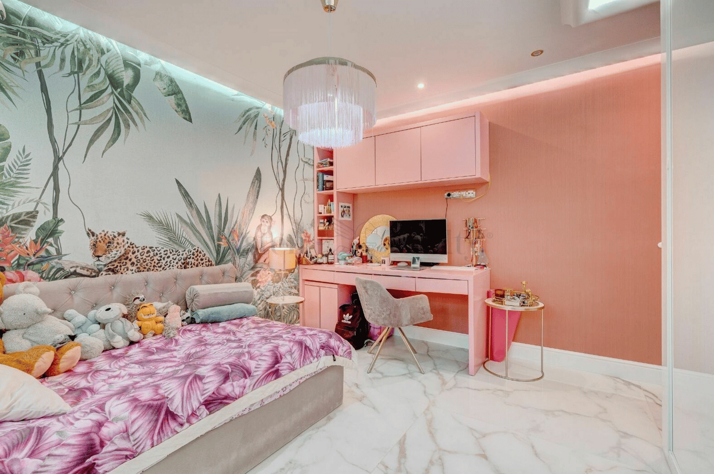 Torviscas_Alto_Luxury_4_bedroom_villa_tenerife_second_bedroom_pink_marble_floor