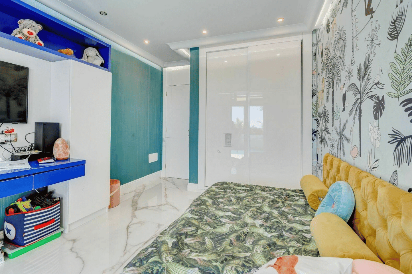 Torviscas_Alto_Luxury_4_bedroom_villa_tenerife_third_bedroom_blue_modern_amedities