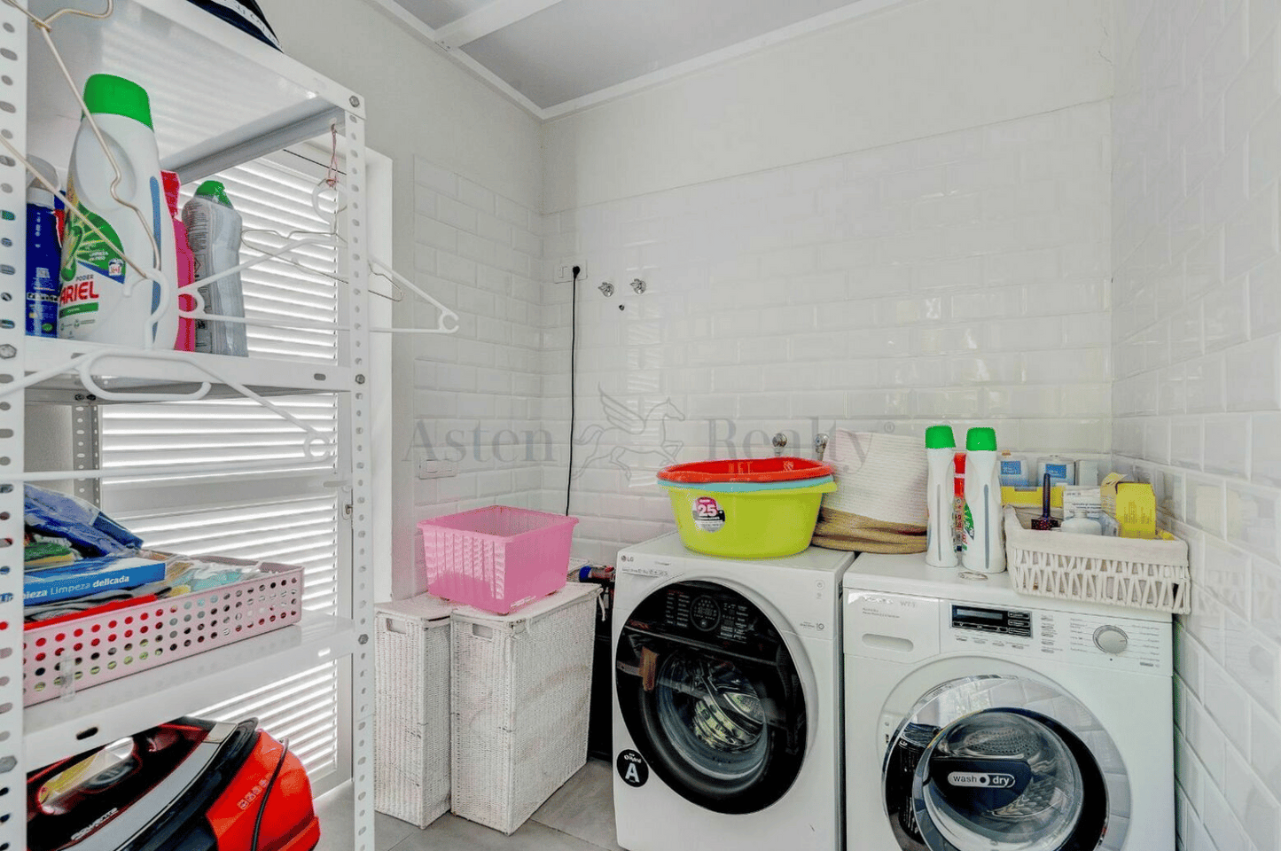Torviscas_Alto_Luxury_4_bedroom_villa_tenerife_washing_machine_double