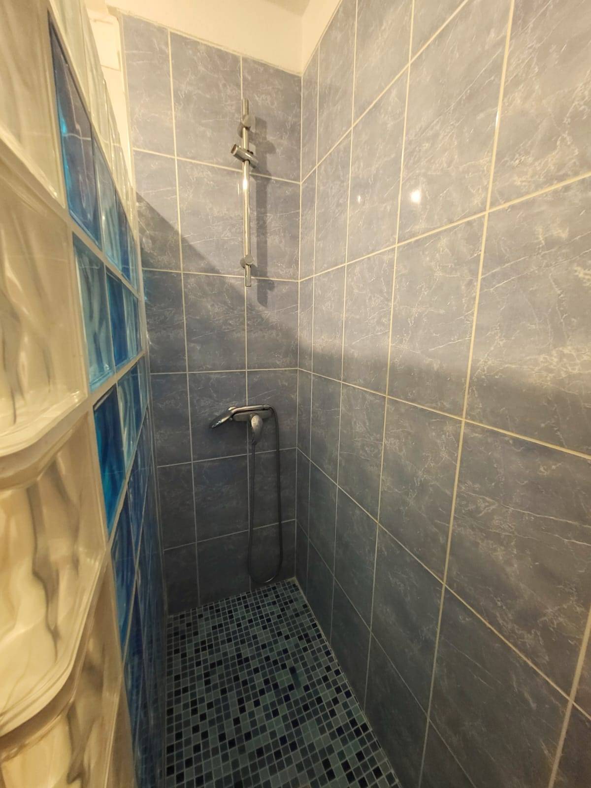 Atlantic_View_Quiet_Peaceful_Windless_Apartment_Fantastic_Ocean_View_Apartment_Costa_Del_Silencio_shower_Tenerife