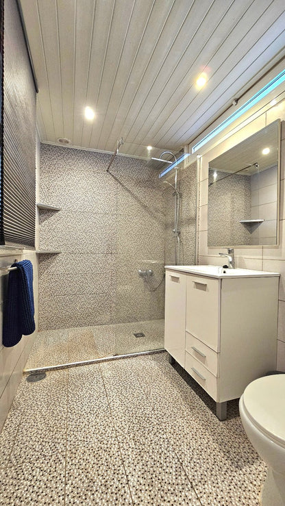 Chayofa Must-see Apartment El Morro modern bathroom with floor access shower