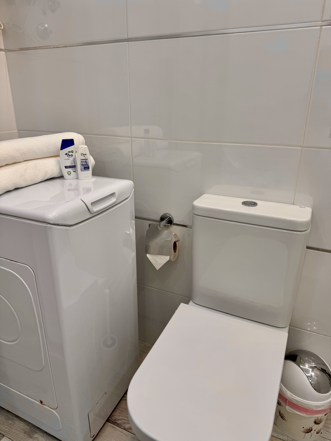 Costa_Adeje_Charming_Renovated_Apartment_batroom_modern_amenities