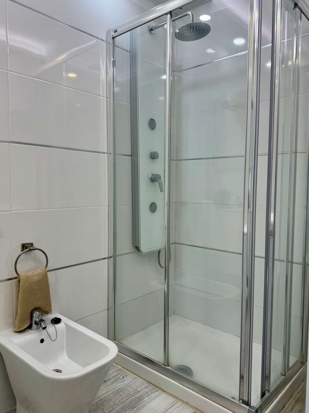 Costa_Adeje_Charming_Renovated_Apartment_batroom_modern_amenities_stylish
