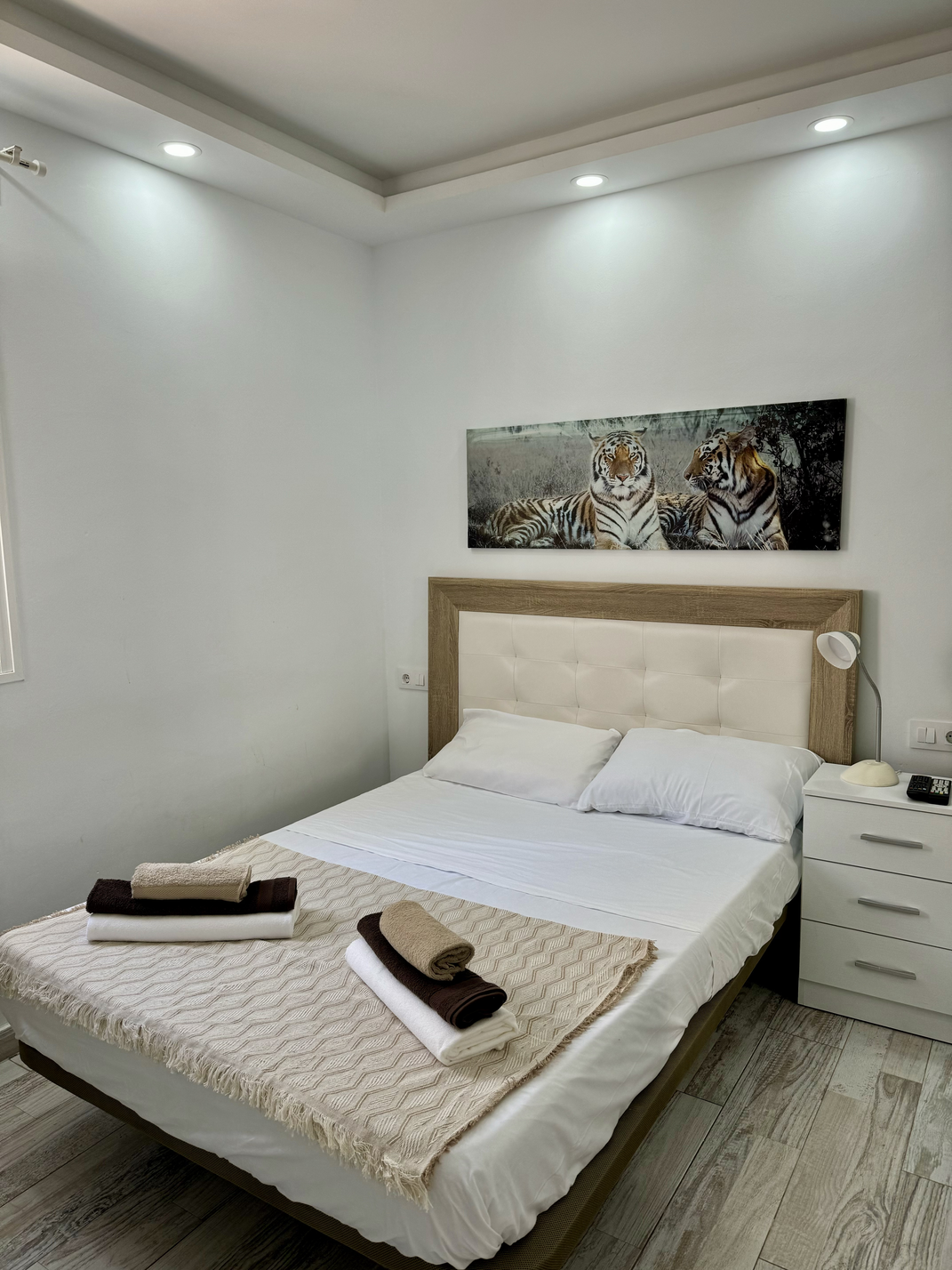 Costa_Adeje_Charming_Renovated_Apartment_bedroom_queen-size_bed