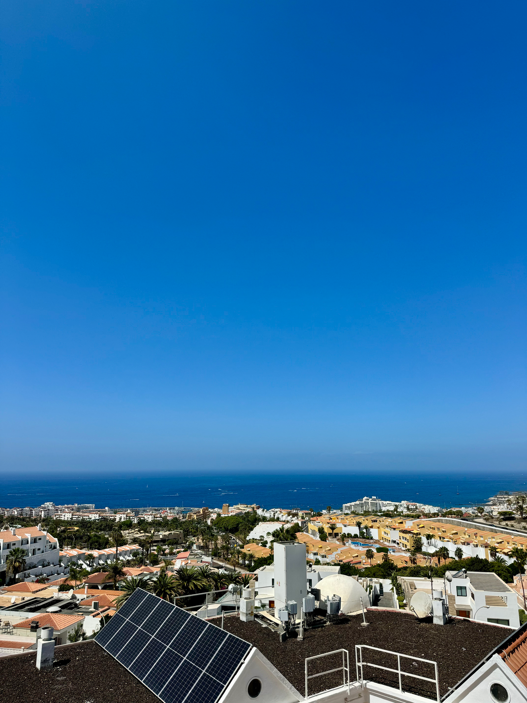 Costa_Adeje_Charming_Renovated_Apartment_complex_sea_view_beach_chair_umbrella