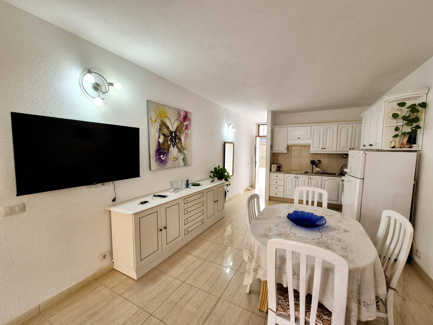Costa_del_Silencio_Casa_Anna_Modern_Apartment_Tenerife_flat_screen_tv