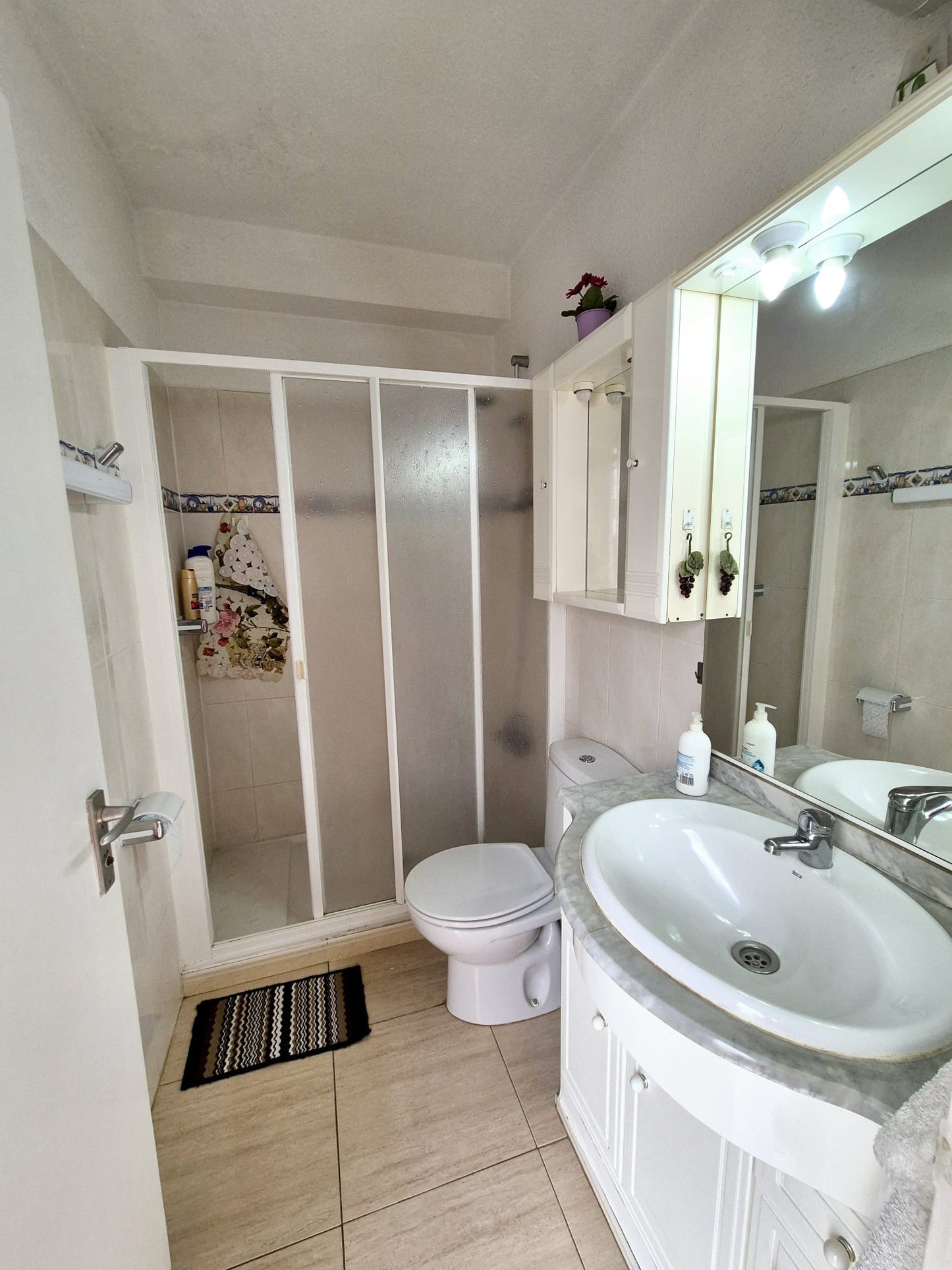 Costa_del_Silencio_Casa_Anna_Modern_Apartment_Tenerife_fully_equipped_bathroom