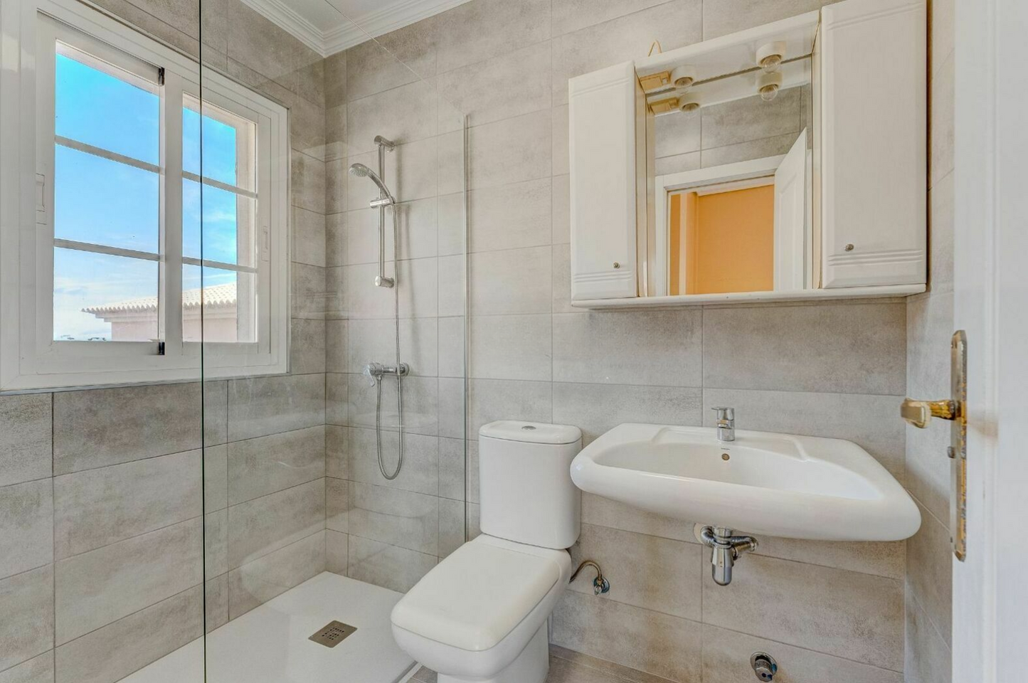 El_Medano_Exclusive_House_Ocean_Views_Tenerife_marble_bathroom_new_modern_shower