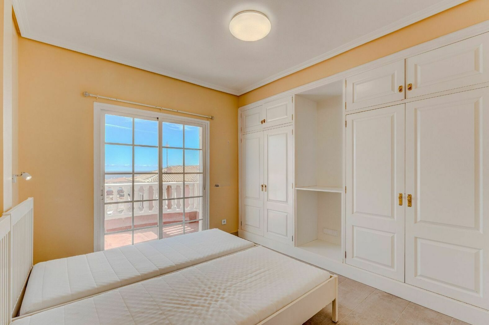 El_Medano_Exclusive_House_Ocean_Views_Tenerife_private_terrace_bedroom_spacious_wardrobe