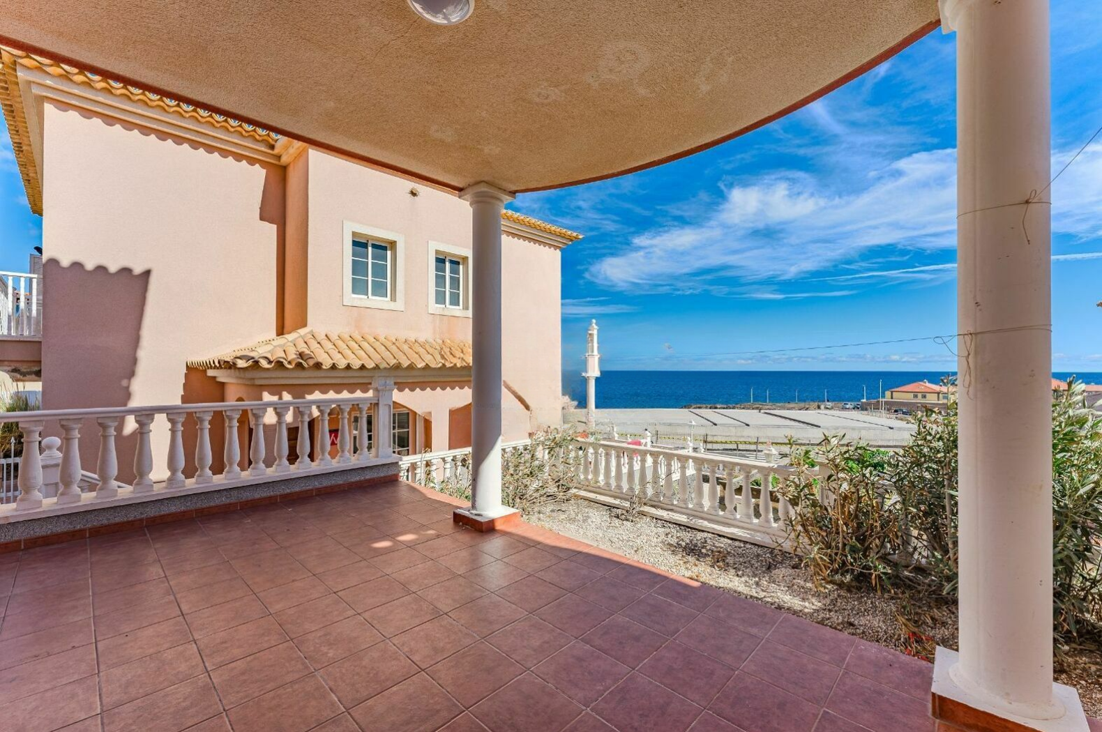 El_Medano_Exclusive_House_Ocean_Views_Tenerife_terrace_stunning_ocean_view