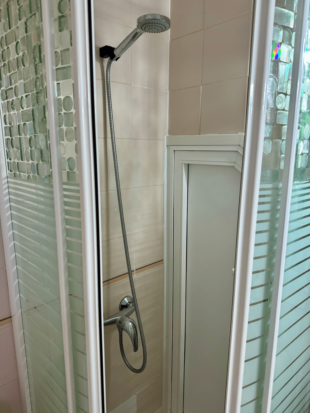 Fanabe_Stunning_Beachfront_Penthouse_Parque_Royal_Tenerife_bathroom_full_details