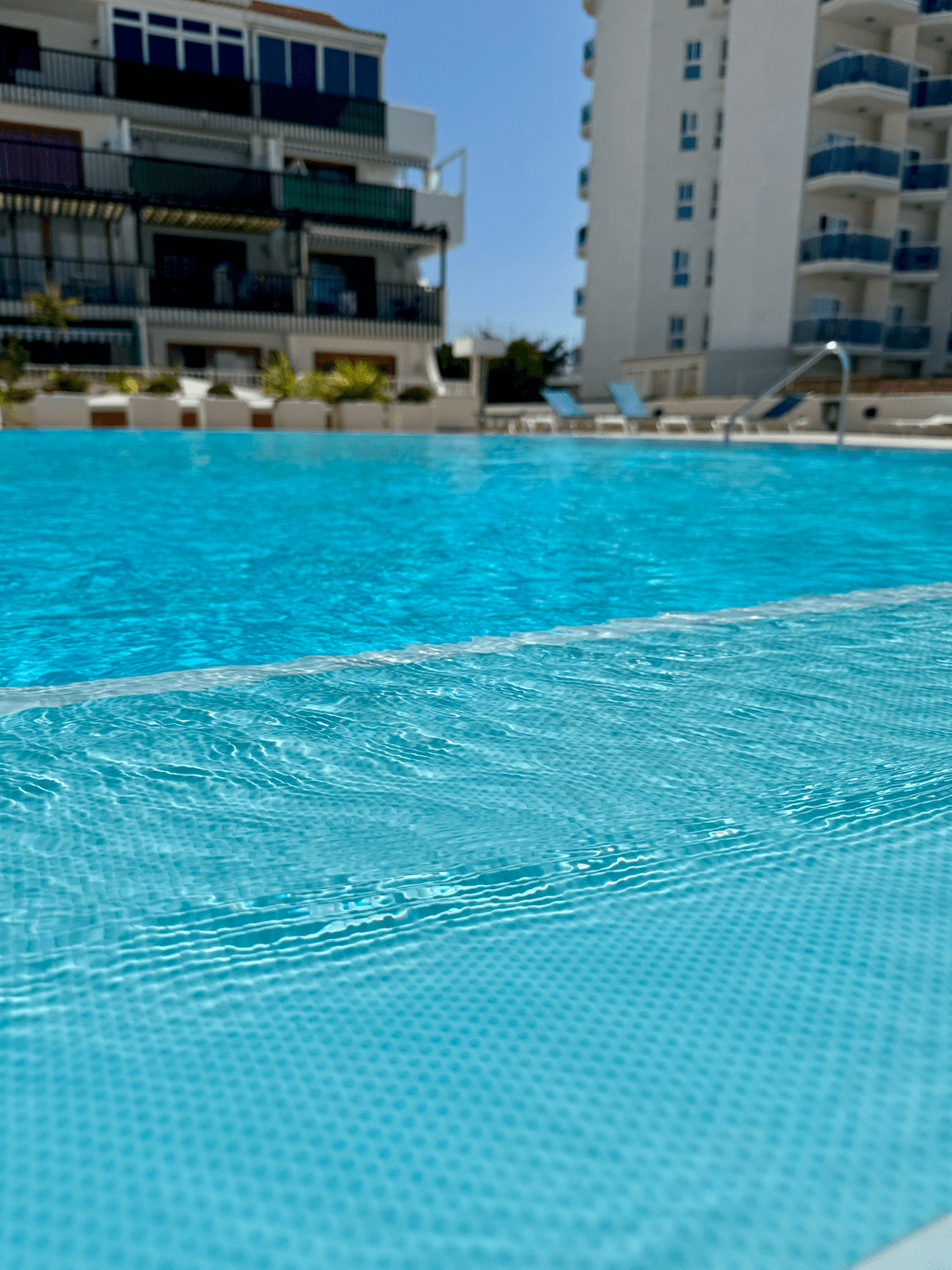 Fanabe_Stunning_Beachfront_Penthouse_Parque_Royal_Tenerife_complex_pool_details