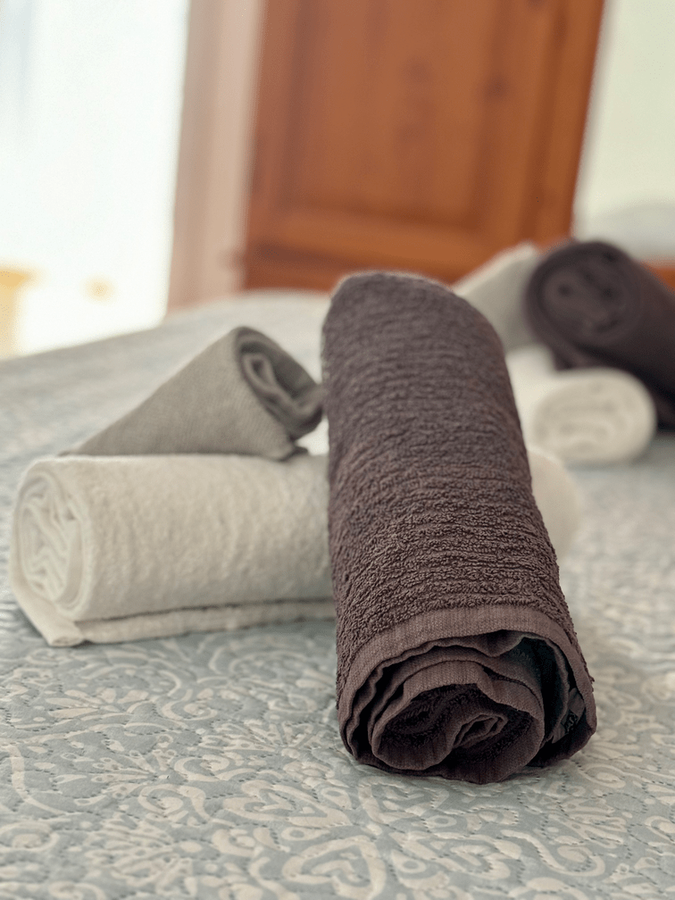 Fanabe_Stunning_Beachfront_Penthouse_Parque_Royal_Tenerife_free_towels