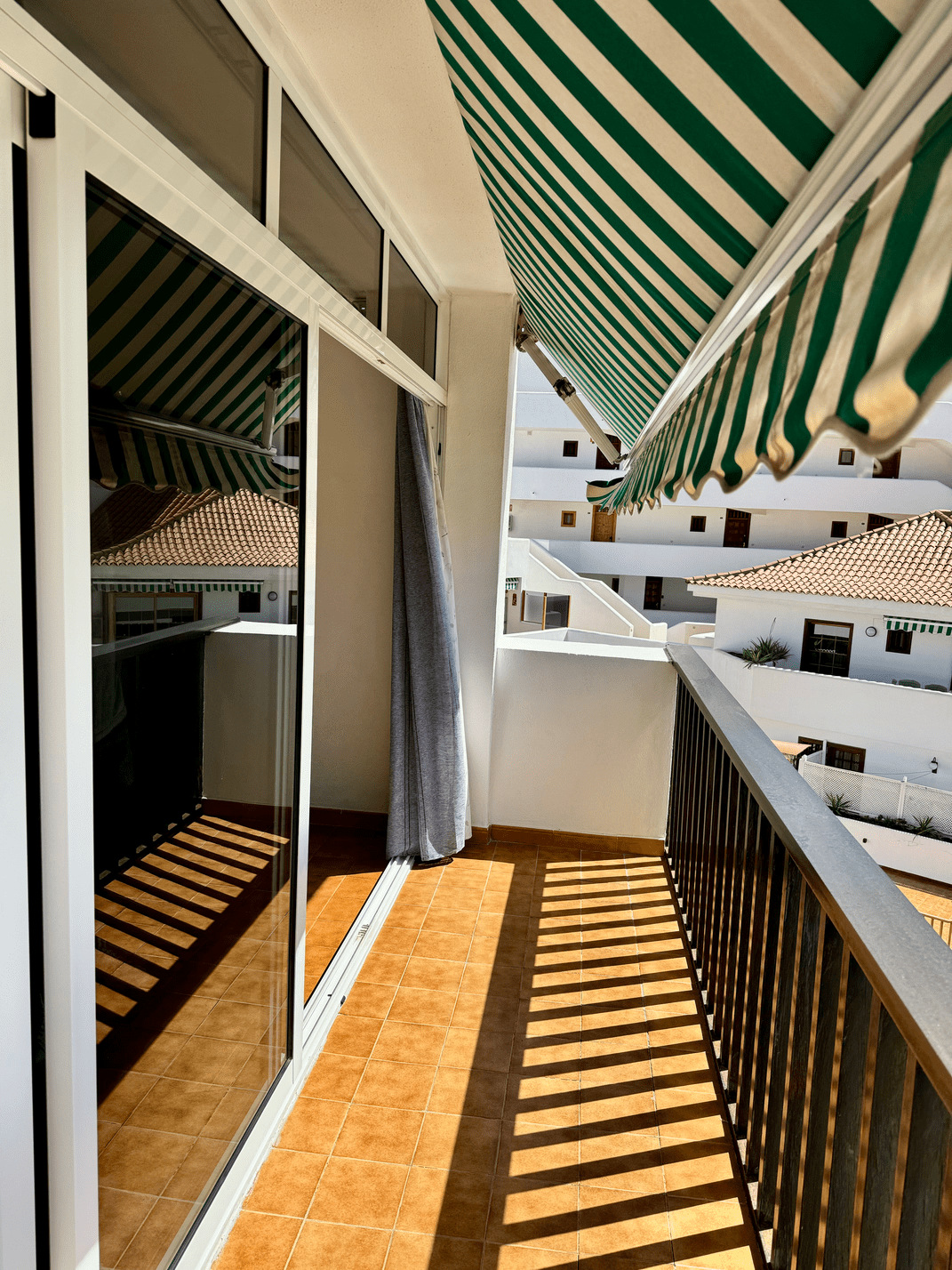 Fanabe_Stunning_Beachfront_Penthouse_Parque_Royal_Tenerife_terrace_second_floor_spacious
