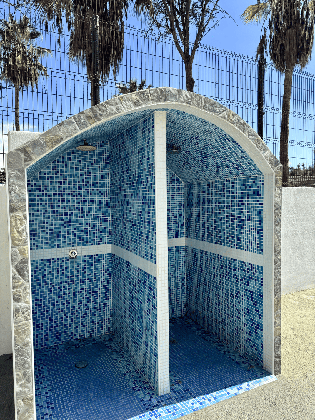 Heart_of_Las_Americas_Charming_Beach_Apartment_Tenerife_Public_Showers