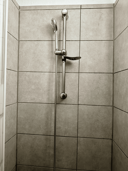 Heart_of_Las_Americas_Charming_Beach_Apartment_Tenerife_Shower