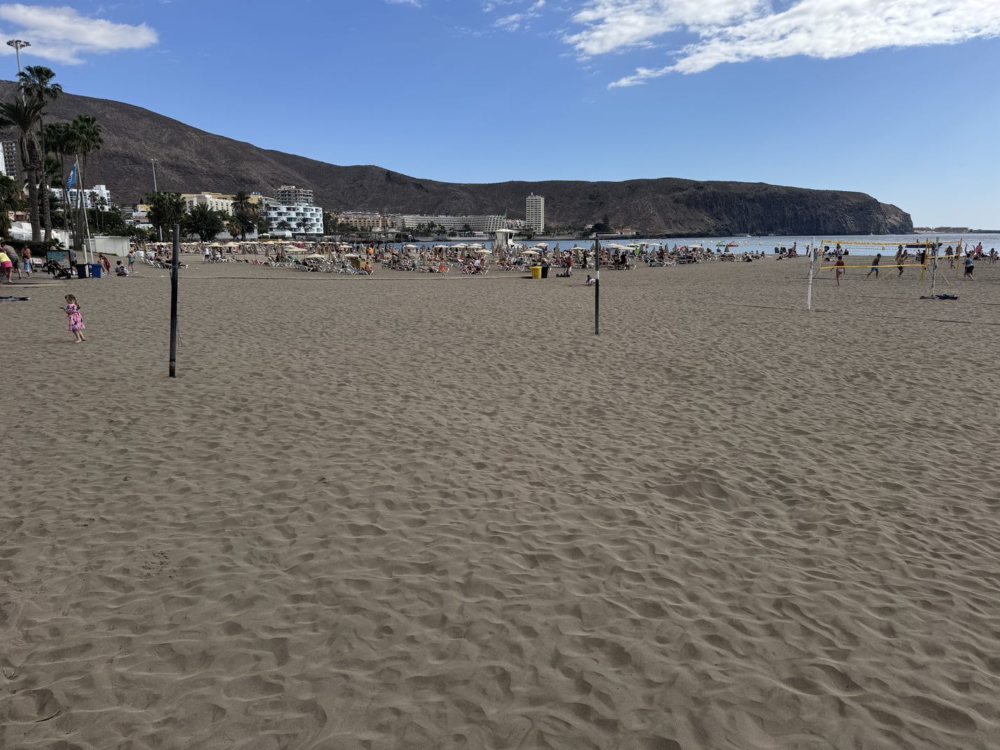Heart_of_Los_Cristianos_Modern_Apartment_Close_to_the_Sea_in_Tenerife_Playa