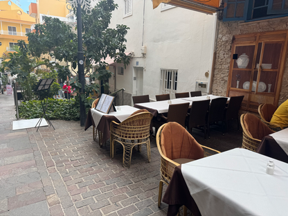 Heart_of_Los_Cristianos_Modern_Apartment_Close_to_the_Sea_in_Tenerife_all_you_need