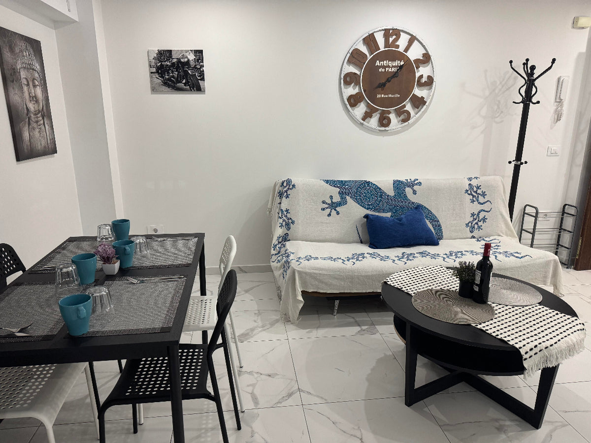 Heart_of_Los_Cristianos_Modern_Apartment_Close_to_the_Sea_in_Tenerife_sofa_bed