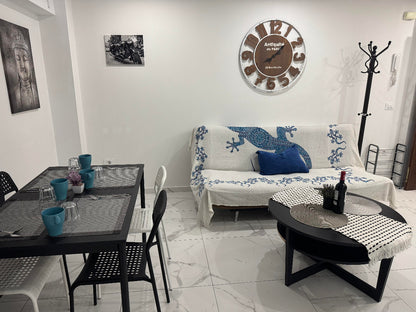 Heart_of_Los_Cristianos_Modern_Apartment_Close_to_the_Sea_in_Tenerife_sofa_bed