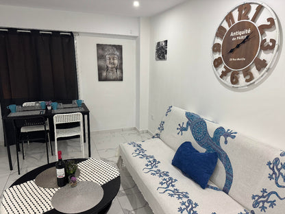 Heart_of_Los_Cristianos_Modern_Apartment_Close_to_the_Sea_in_Tenerife_sofa_bed_azure