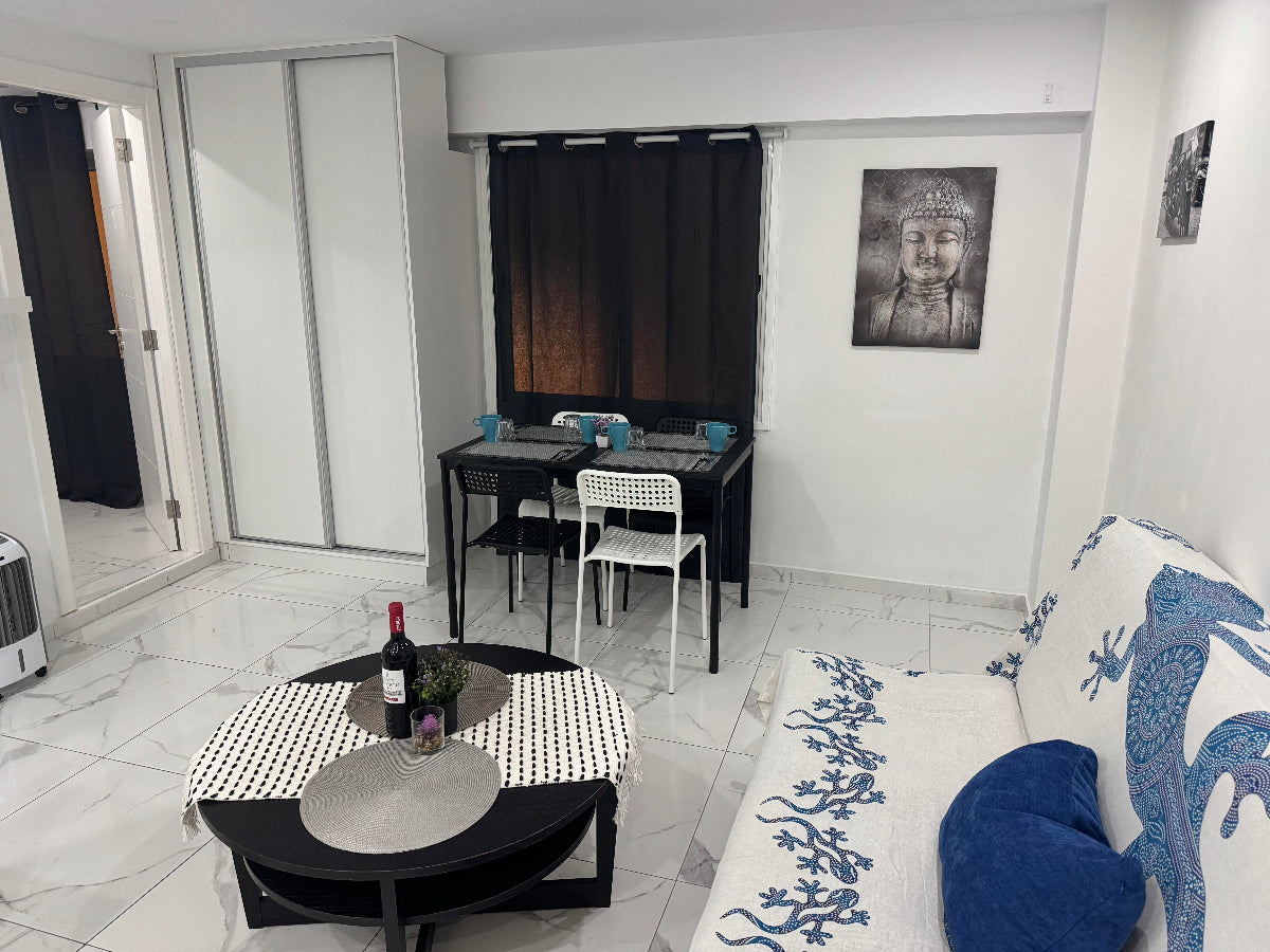 Heart_of_Los_Cristianos_Modern_Apartment_Close_to_the_Sea_in_Tenerife_table_four