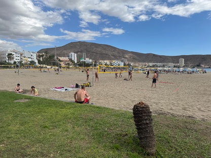 Heart_of_Los_Cristianos_Modern_Apartment_Close_to_the_Sea_in_Tenerife_volley_playa