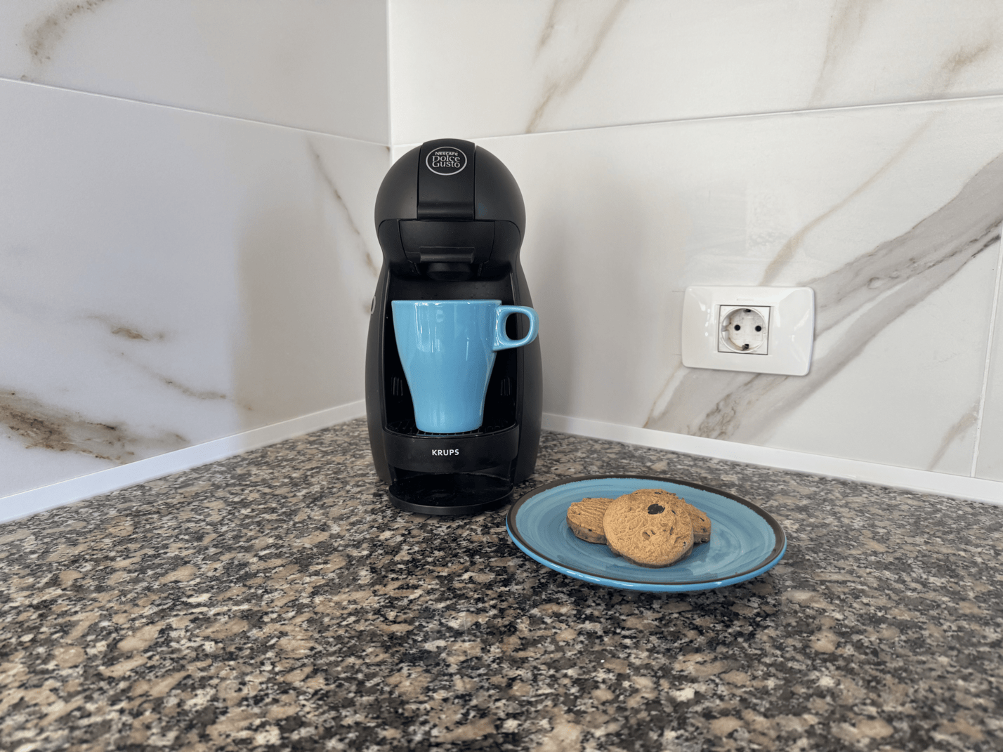Las_Americas_Stunning_Apartment_Close_to_the_Sea_in_Tenerife_coffe_tea_machine