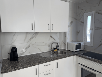 Las_Americas_Stunning_Apartment_Close_to_the_Sea_in_Tenerife_fully_furnished_kitchen_spacious