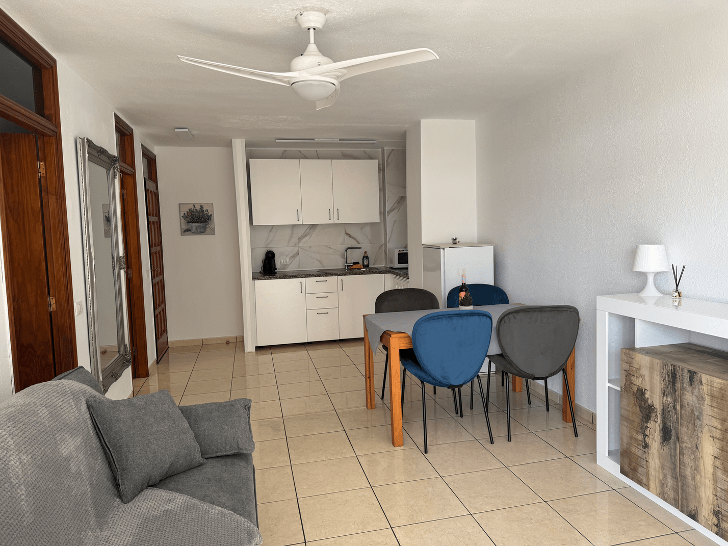 Las_Americas_Stunning_Apartment_Close_to_the_Sea_in_Tenerife_living_room_relax_chairs