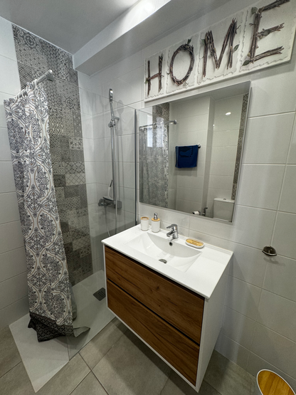  Los Cristianos Los Diamantes Beautiful Apartment modern bathroom
