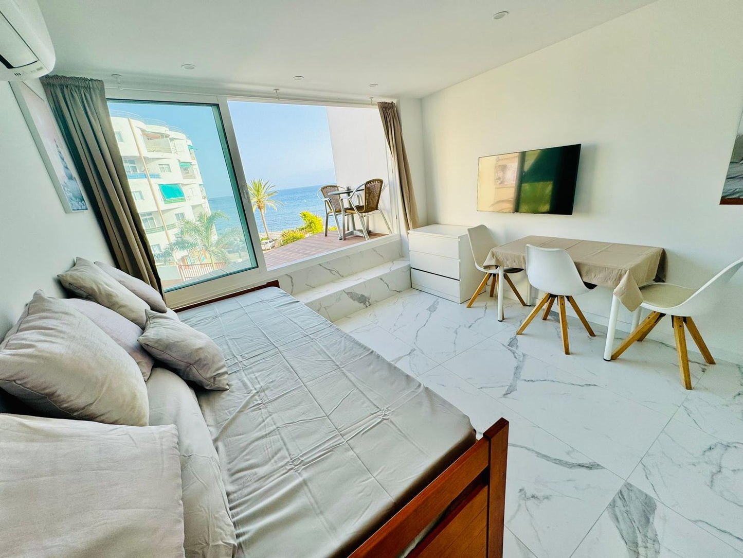 Los_Cristianos_Must-See_Beachfront_Apartment_with_Stunning_Ocean_Views_in_Tenerife_amazing_sofa_view